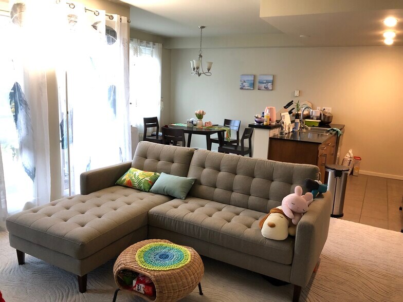 Living Room 2 - 81 Clay St