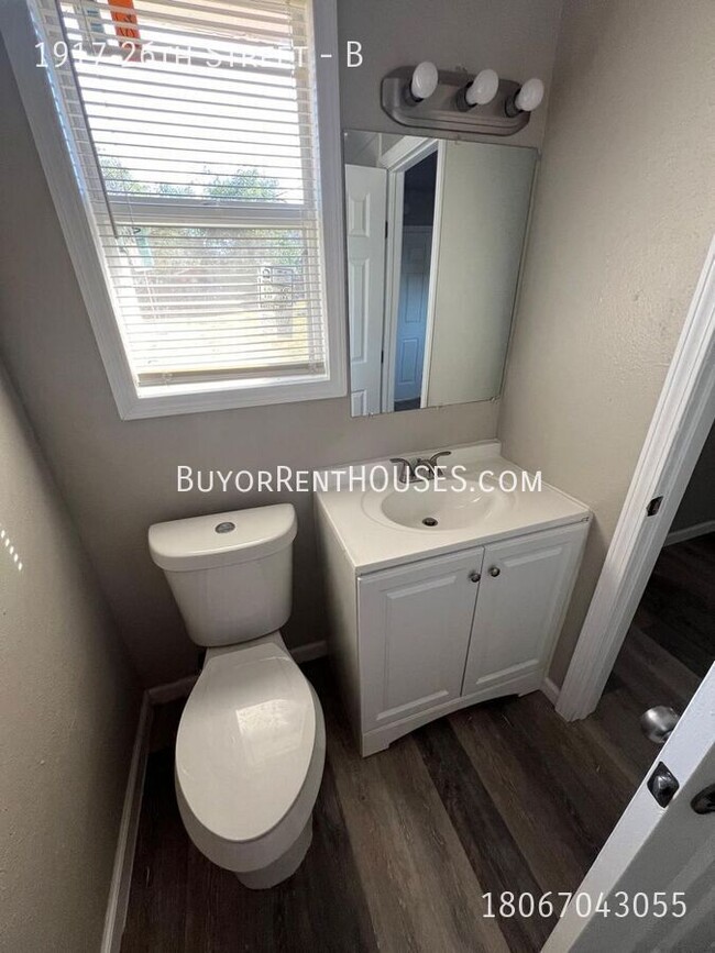 Building Photo - $499 Move-In Special (+ admin fee) + $0 De...