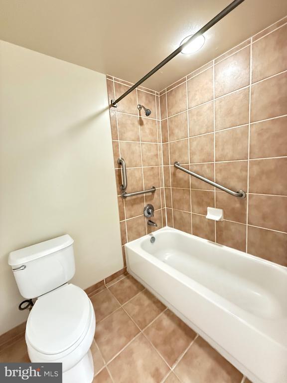 Building Photo - 11760 Sunrise Valley Dr