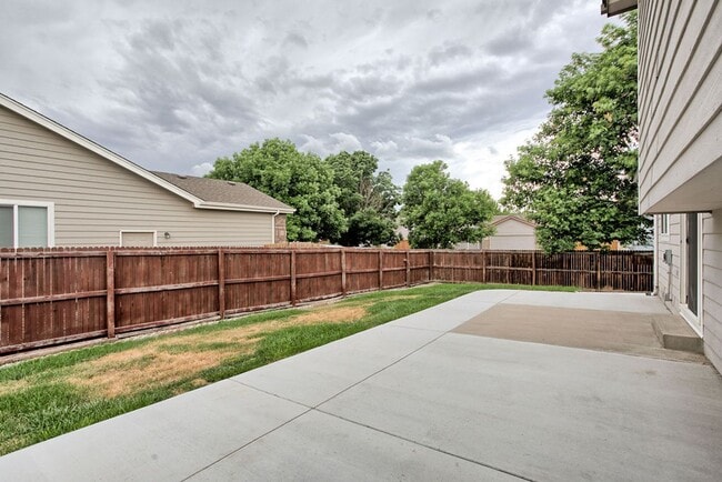 Building Photo - 3 Bedroom 2 Bath Ranch Style Home in Loveland