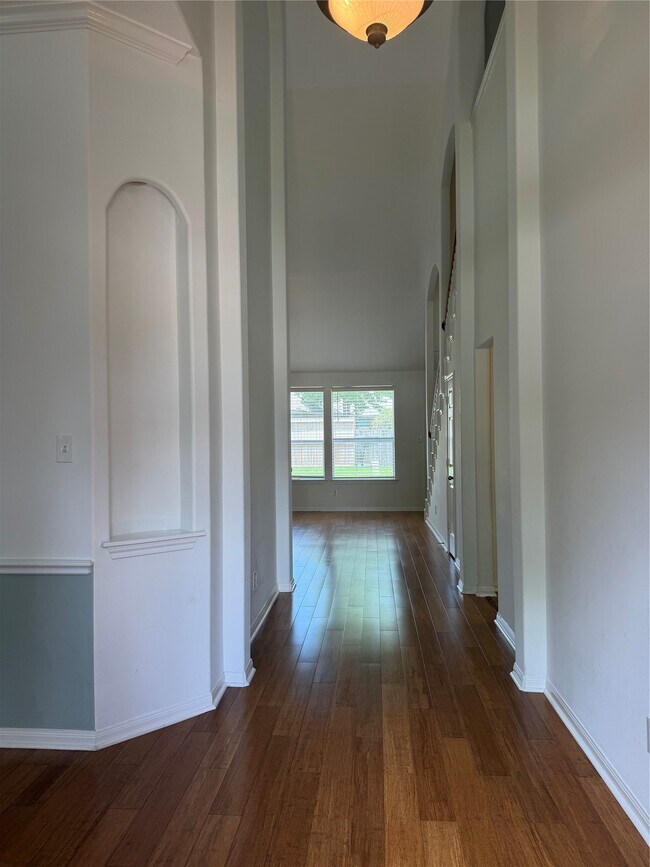 Building Photo - 38 N Regan Mead Cir