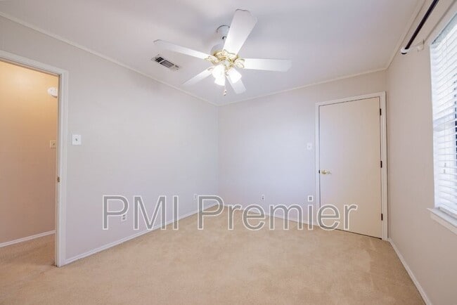 Building Photo - 471 Caviness Dr