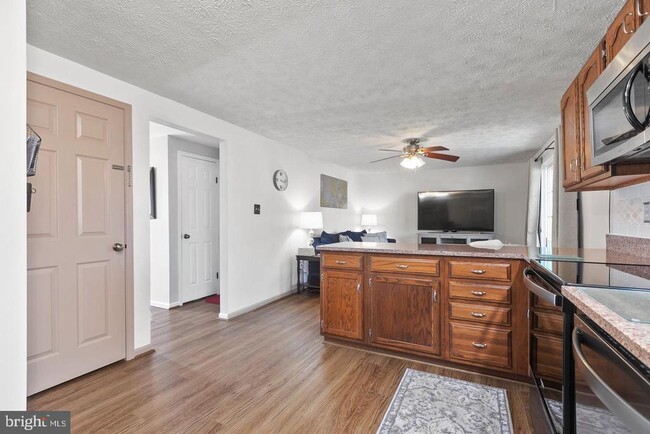 Building Photo - 7874 Butterfield Dr