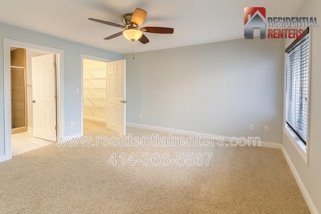 Building Photo - 1515 N Van Buren St