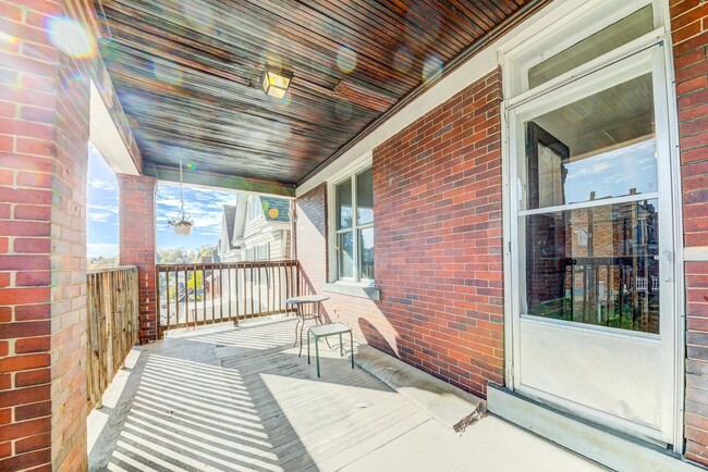 Building Photo - 86 Estella Ave