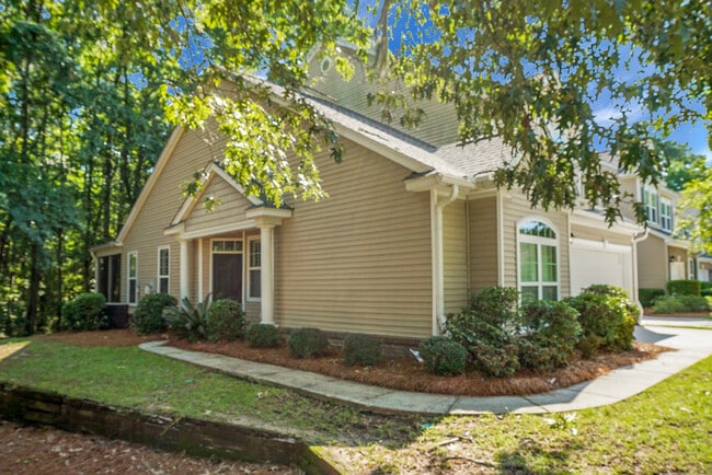 Building Photo - 1645 Cristalino Cir