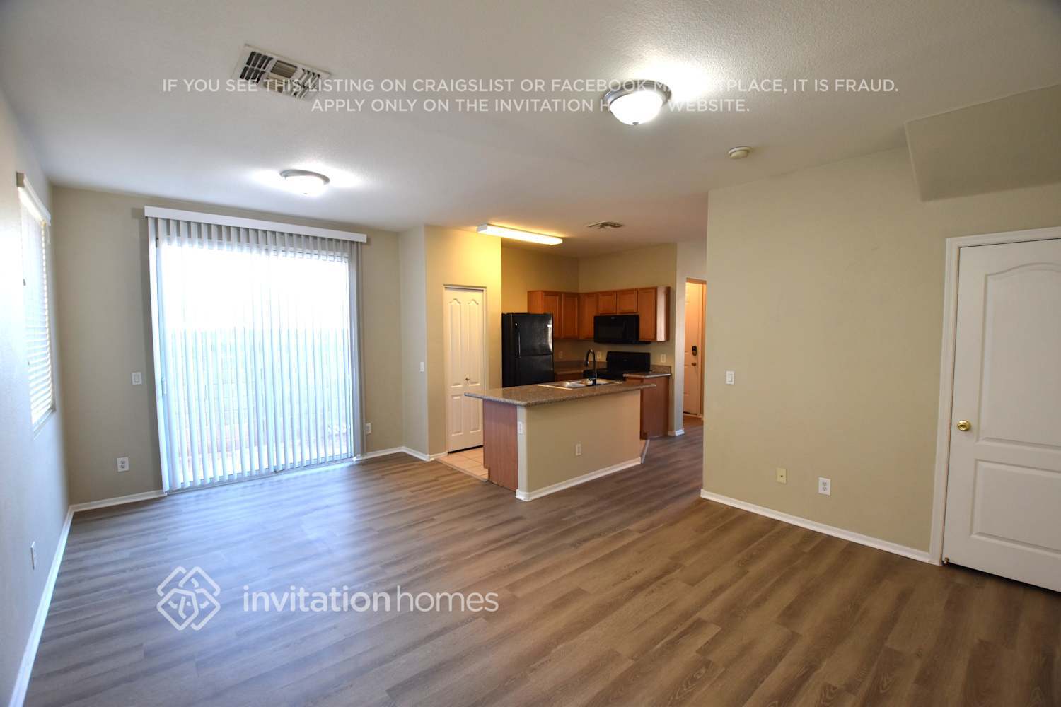 Building Photo - 1407 E Mobile Ln