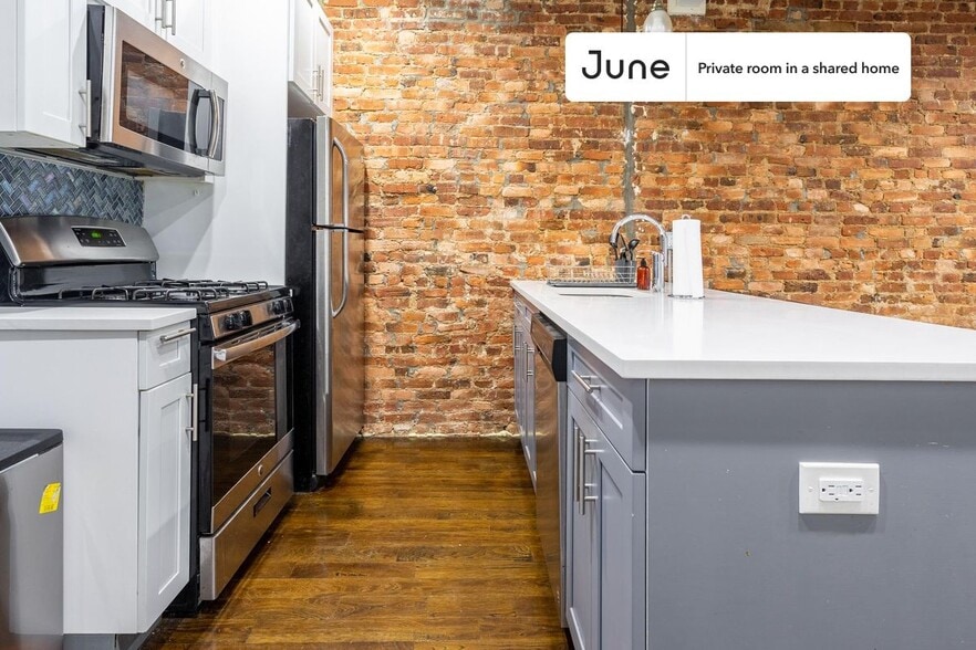 Building Photo - Room in Shared 4 bed/2 bath home