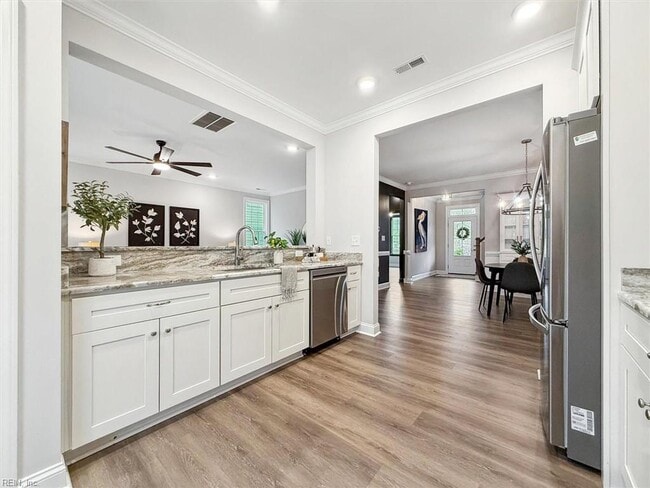Building Photo - 3009 Ridge Dr