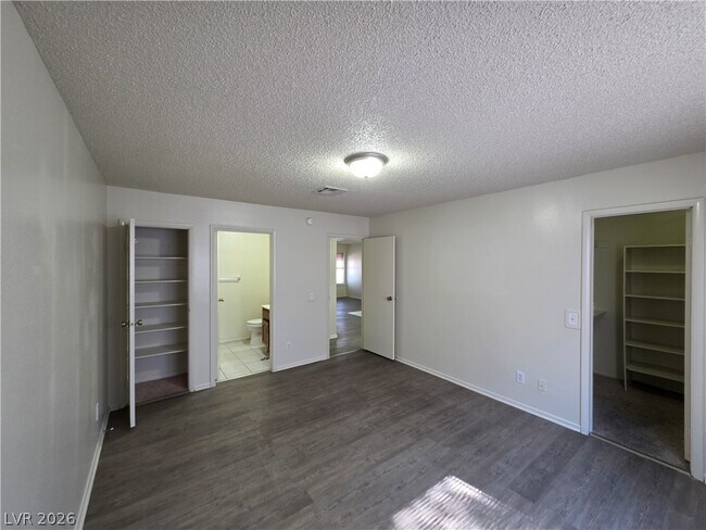 Building Photo - 6671 W Tropicana Ave