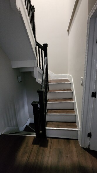 Building Photo - 3512 Holmes Ave