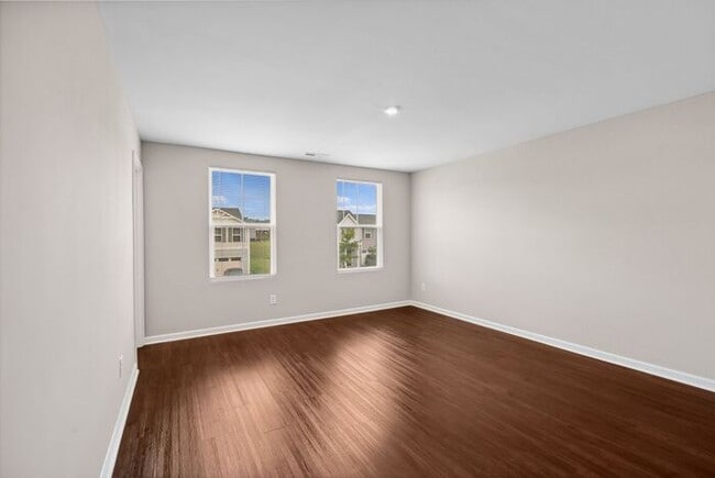 Building Photo - ?Beautifully F?resh Painted Carpetless 4-B...