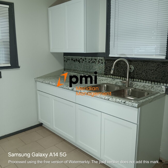 Building Photo - 1619 S Randolph St