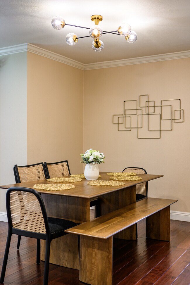 Building Photo - Chic Family house in West Covina