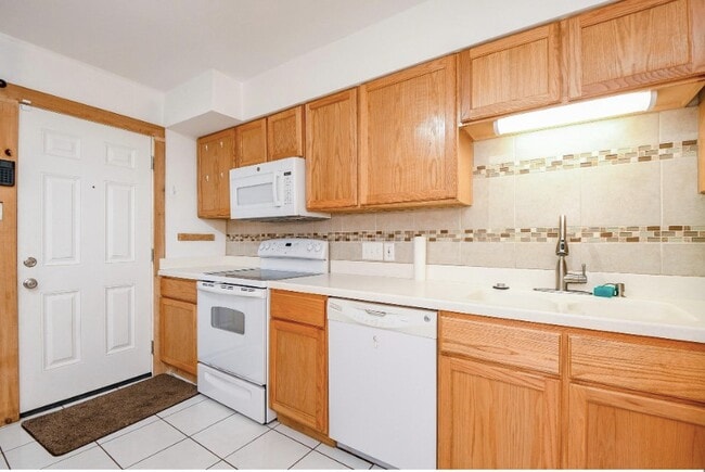Building Photo - 7233 Beechnut St