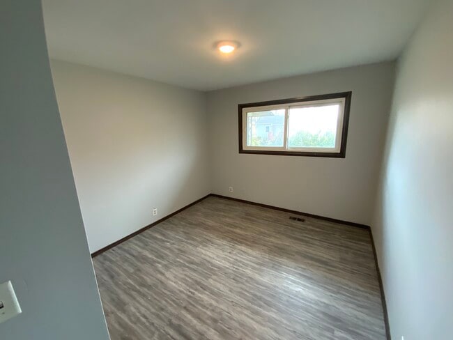 Building Photo - 1001 E Seminary St