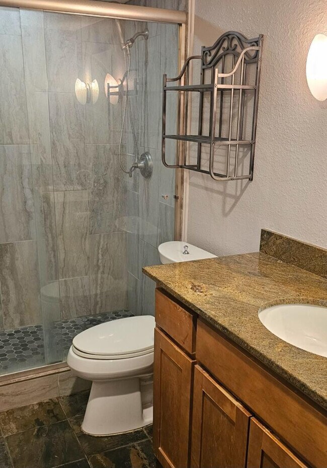 Building Photo - 4704 E Paradise Village Pkwy N