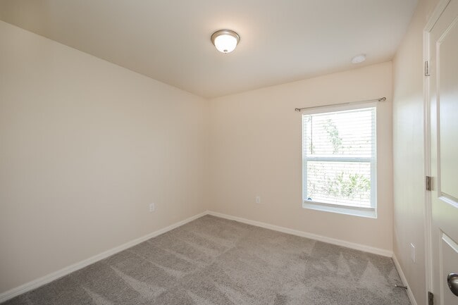 Building Photo - 12280 Hindle Ave