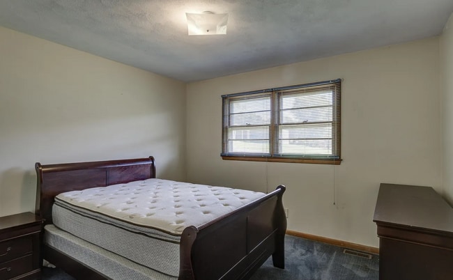 Building Photo - 223 Sequoyah Dr