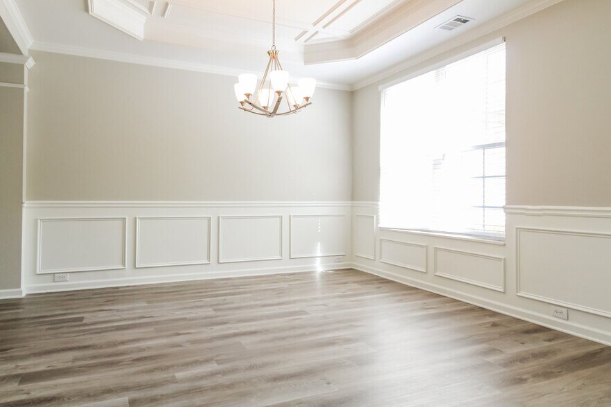Building Photo - 3985 Yosemite Park Ln