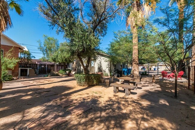 Building Photo - Charming Home in Garfield District – Renovated w/ Hardwood Floors, Granite Counters, In-Unit W/D ...