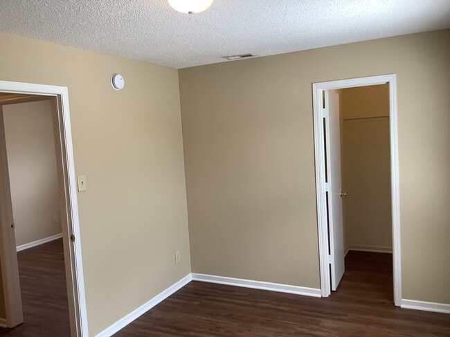 Building Photo - 10176 Cumberland Pointe Blvd
