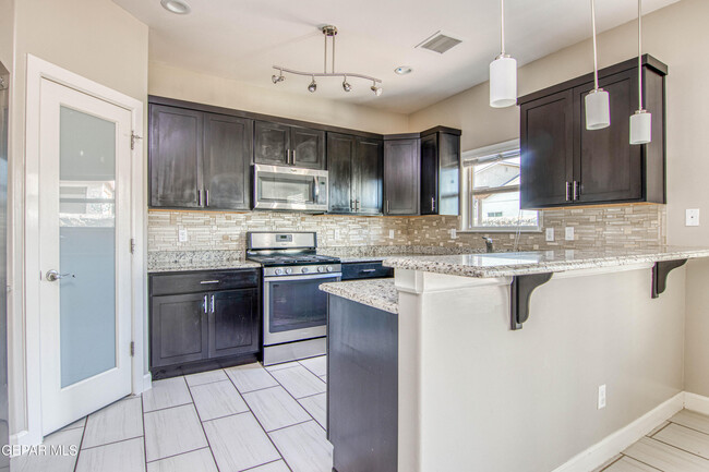 Building Photo - 14700 Harry Flournoy Ave