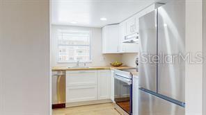 Building Photo - 1120 N Shore Dr NE