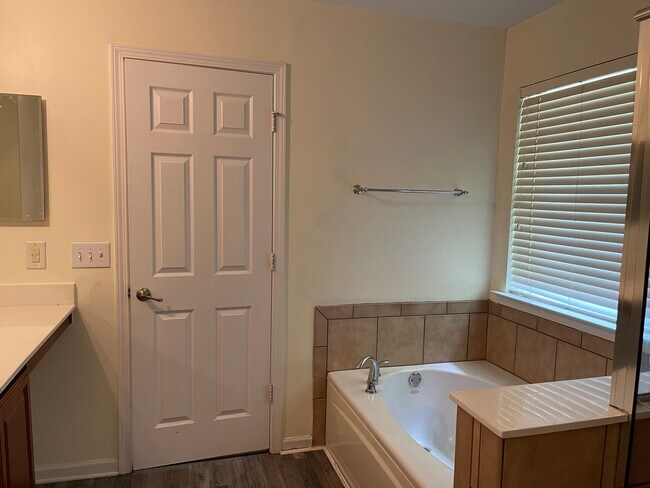 Building Photo - Home in Sable Glen for Rent - South Fulton