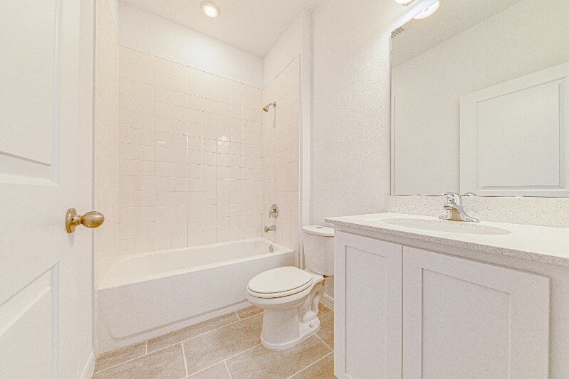 Building Photo - 2354 Lancashire St