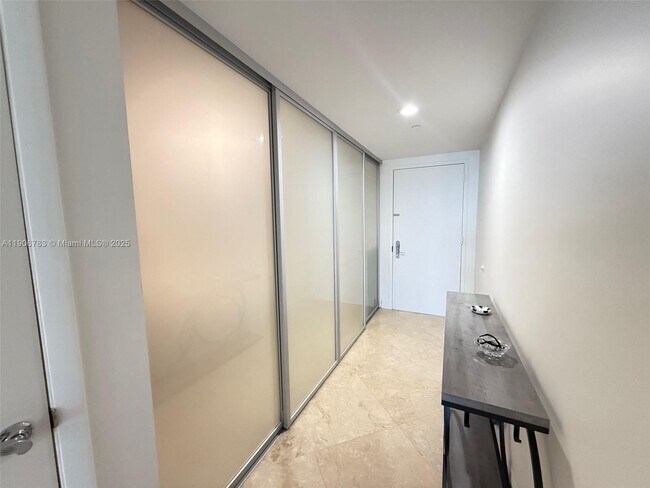 Building Photo - 1830 S Ocean Dr