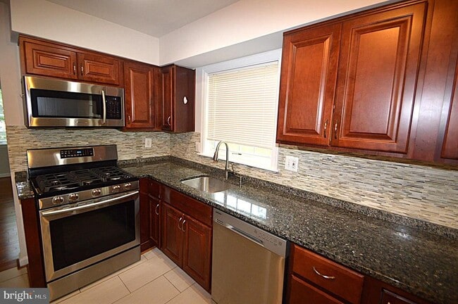 Building Photo - 13145 Melville Ln