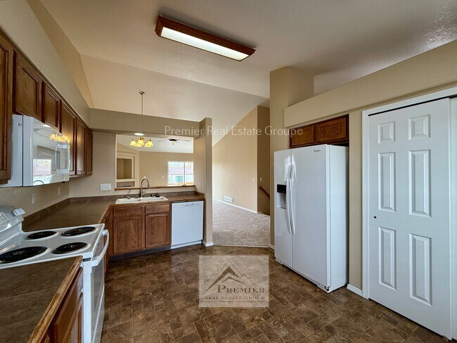 Building Photo - 6769 Ventana Ln