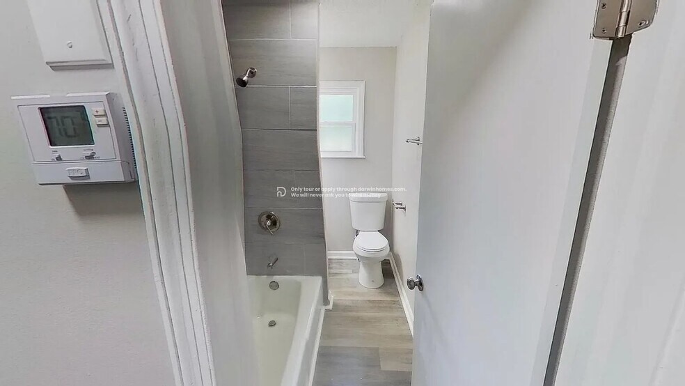 Building Photo - 4425 S Cottage Ave