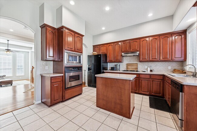 Building Photo - 1802 Stacy Falls