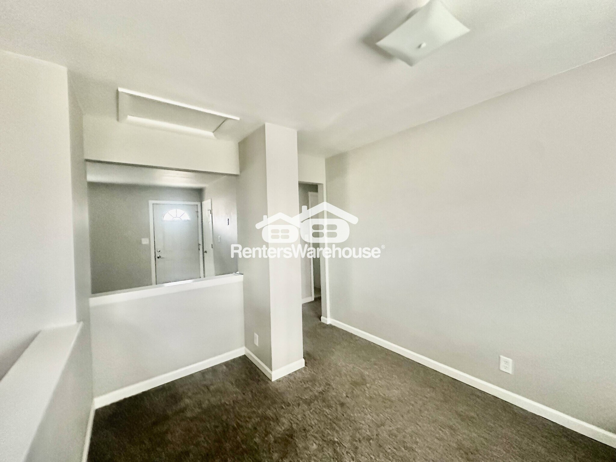 Building Photo - 4120 SE 15th Ct