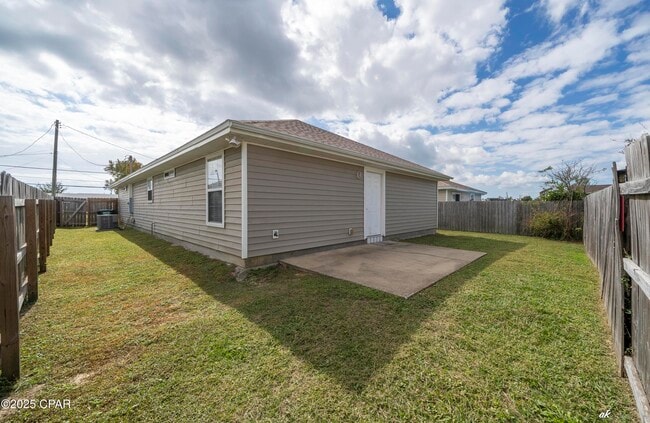 Building Photo - 3127 Douglas Rd