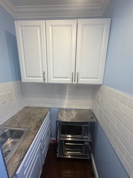 Building Photo - 95 Bynner St