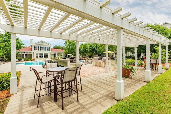 Building Photo - 609 Belle Point Dr