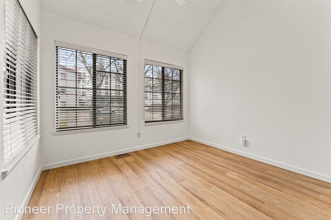 Building Photo - 2 br, 1 bath House - 940 S Dahlia St #A