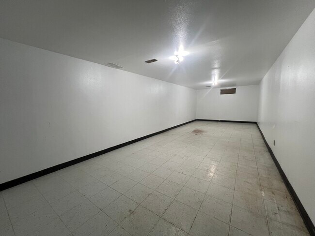 Building Photo - 2606 Iva Ct