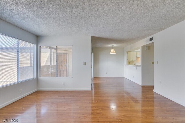 Building Photo - 1404 Santa Anita Dr