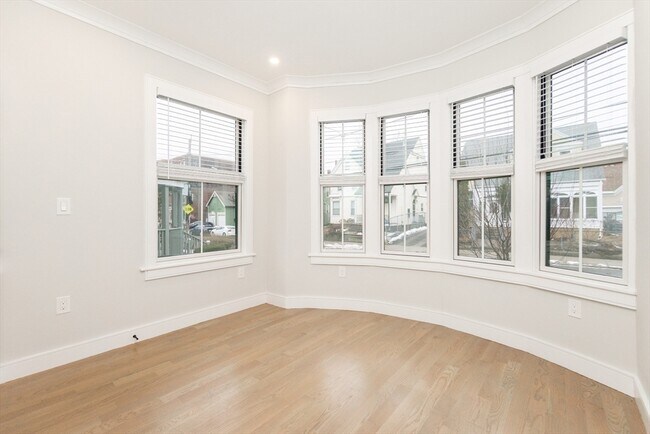 Building Photo - 12 Reedsdale St