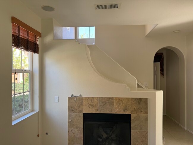 Building Photo - 915 Mira Lago Way