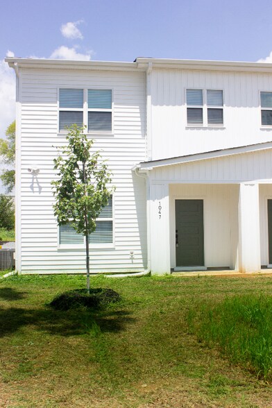 Building Photo - 1047 E Harnett St