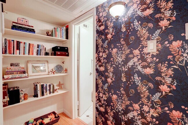 Building Photo - 7920 Rockwood Ln