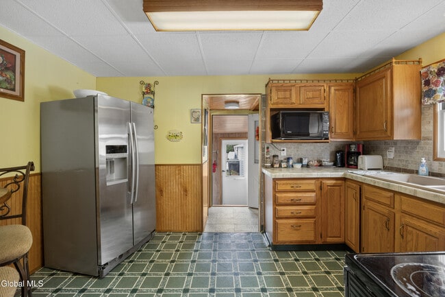 Building Photo - 110 5th St