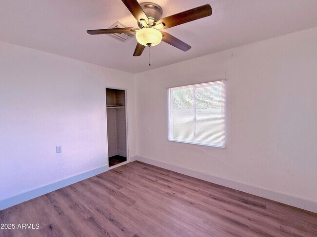 Building Photo - 2817 N 30th Pl