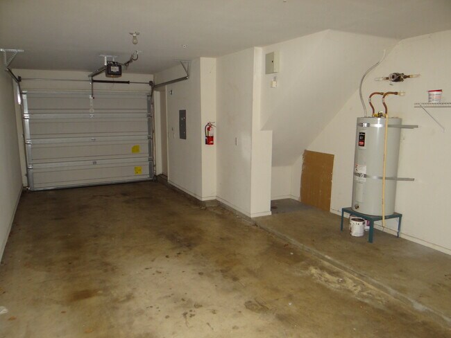 Building Photo - 714 SE Fairwinds Loop