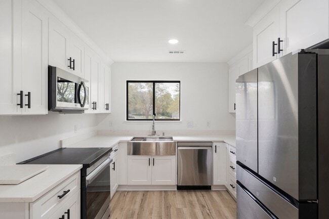 Building Photo - Welcome to Uptown Living in a South Park S...